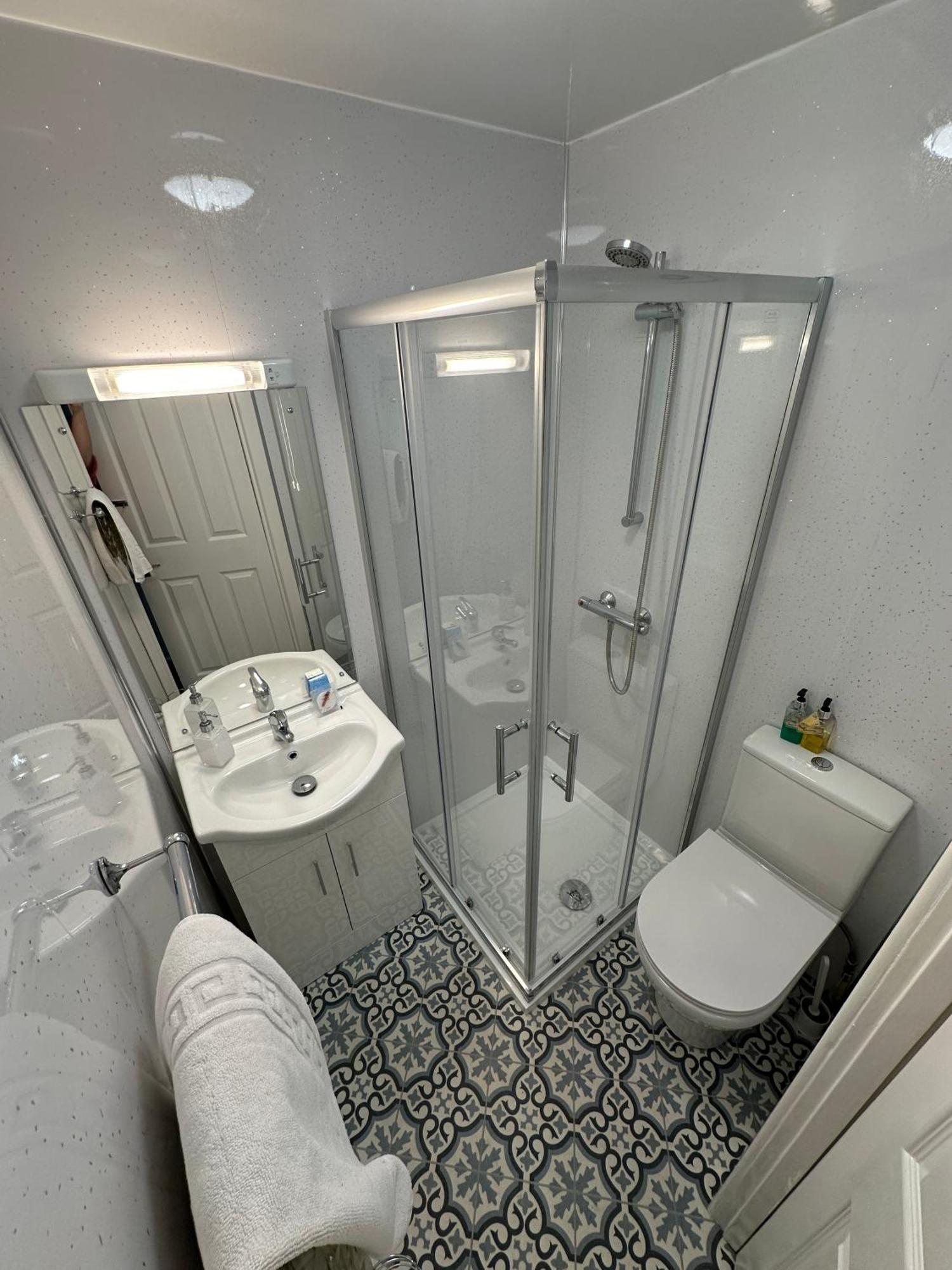 Shipping Lanes Hotel Моркем Екстер'єр фото